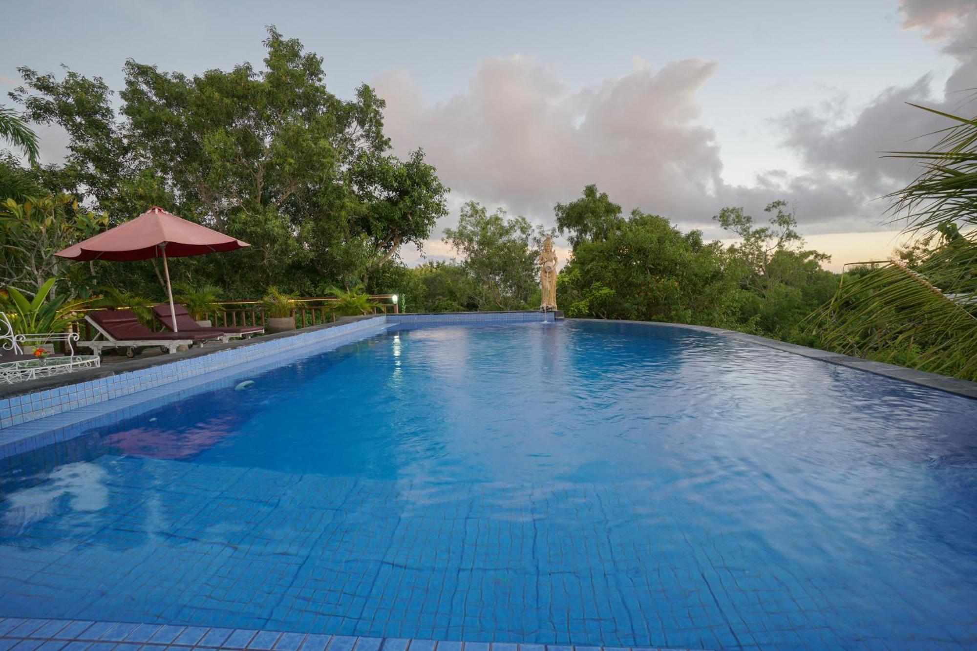 Innora Jungle Resort And Spa Batununggul Екстериор снимка